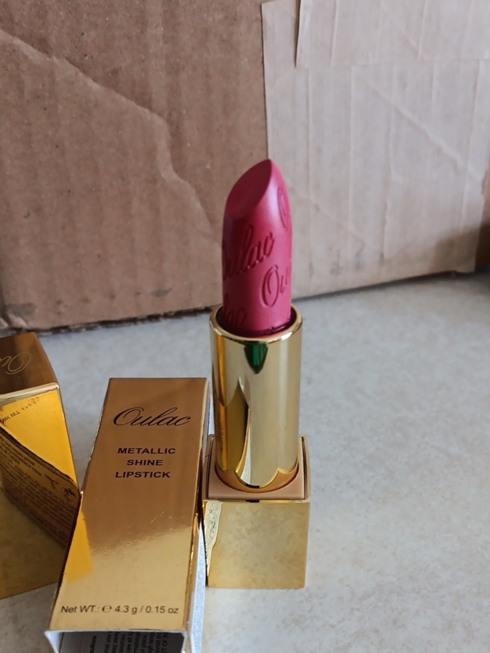 Oulac Metallic Shine Lipstick InHip& Hippie #11.